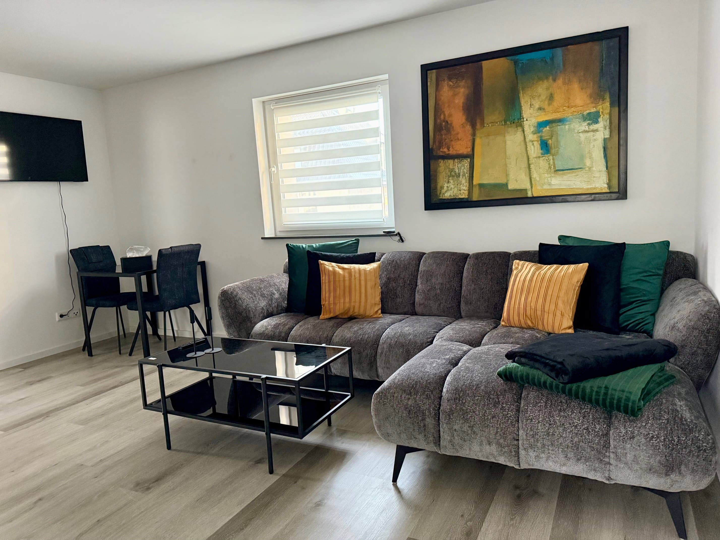 Apartment 002