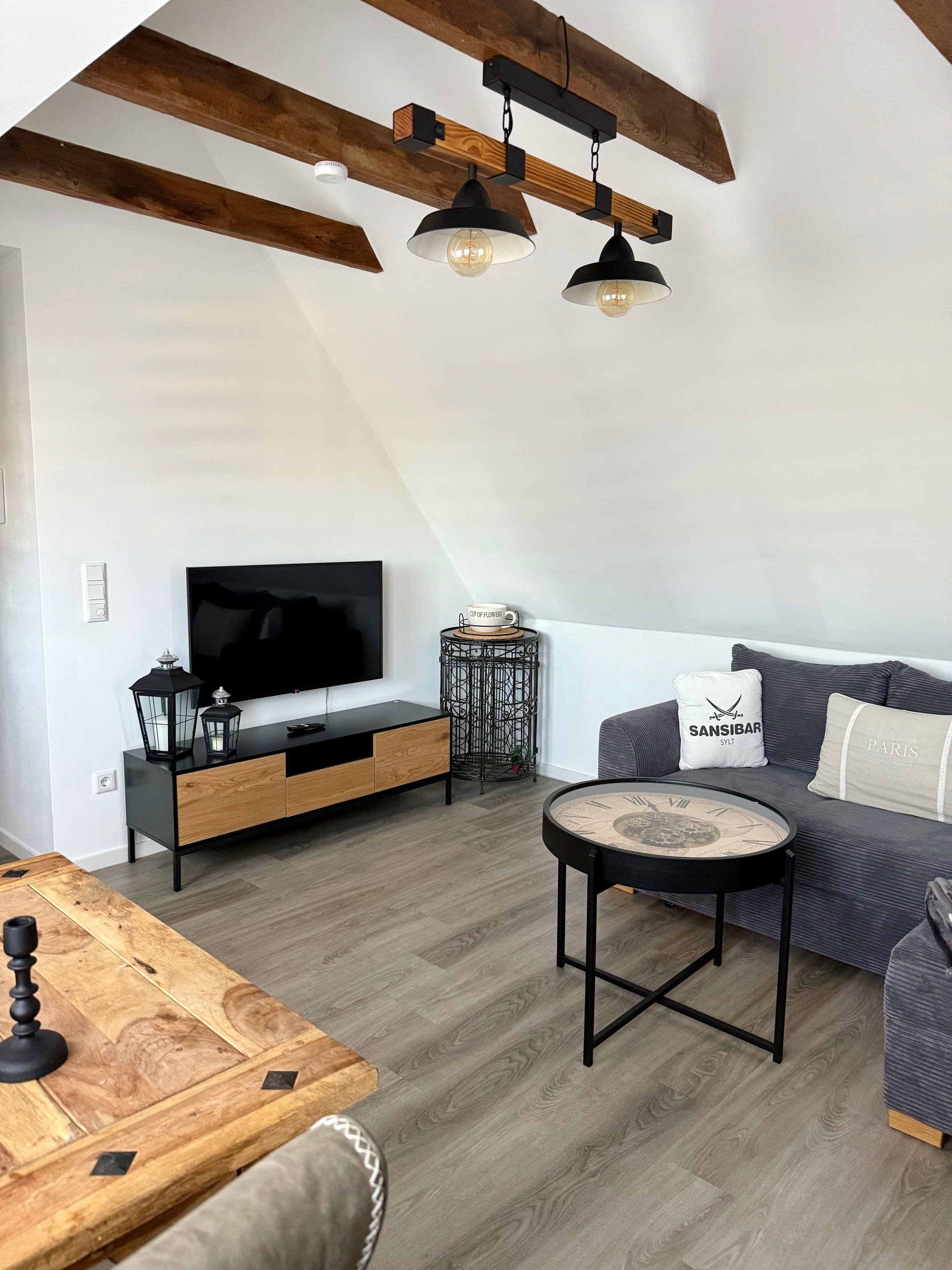 Apartment 004